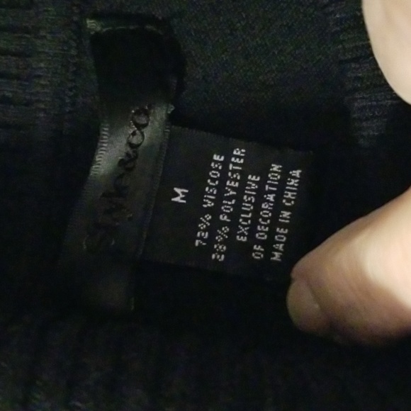 Ladies Short Sleeve Turtleneck Top Size Medium: D - Picture 2 of 8